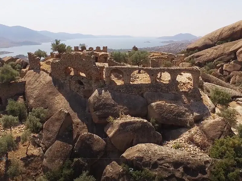 Antik Kentler 7 golyaka yediler manastiri